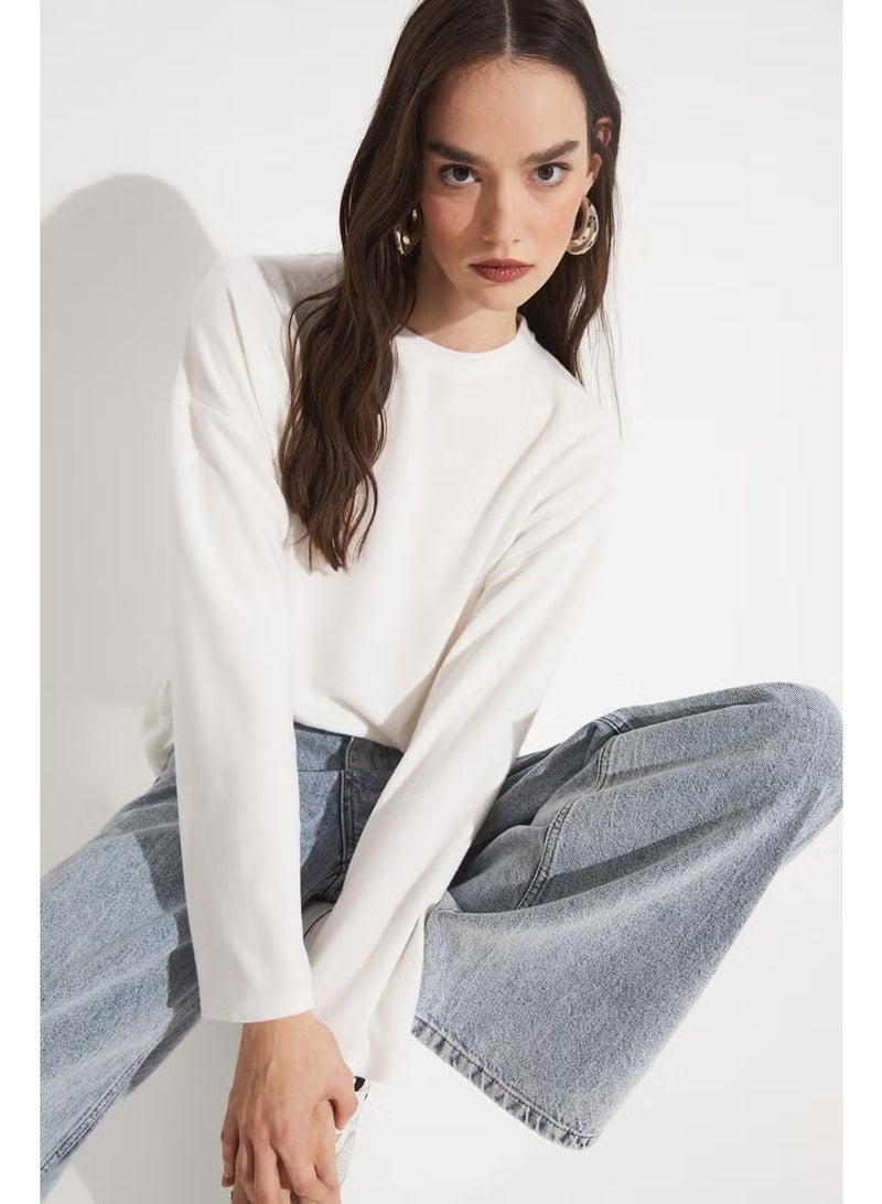 JUNE Women's Regular Fit Crew Neck Long Sleeve Glitter Detailed Knitted Blouse - Image 3